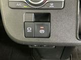 パーキングブレーキはスマートな電子制御式と合わせて渋滞時等にブレーキペダルから足を離しても停車状態を保持してくれるオートブレーキホールド機能で運転が楽になります。スタートはアクセルペダルを踏むだけ