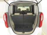 大容量のトランクルームはアウトドアなど荷物が多いアクティビティにもピッタリ!もちろんきれいにクリーニング済みです。