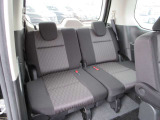 後部座席も気になるようなキズ・汚れやへたり等、大きなダメージはなく、良好な状態です。しっかりとクリーニング整備をしご納車いたします。