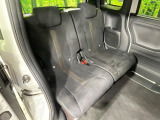 後部座席も気になるようなキズ・汚れやへたり等、大きなダメージはなく、良好な状態です。