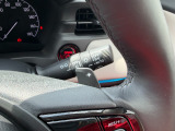運転席の手元でシフトアップシフトダウンの操作が可能なパドルシフトを装備しています♪