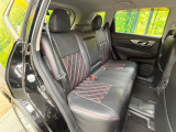 後部座席も気になるようなキズ・汚れやへたり等、大きなダメージはなく、良好な状態です。