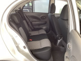 ゆったりリアシートです。また、折りたたむ事もできます!