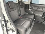 ◆2列目シート◆広々としたスペースで大人の方でも十分座るスペースがございます!オプションでシート撥水、内装丸洗いクリーニングなども取り扱っております。ご希望の際はスタッフまでお申し付けください。