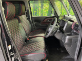 運転席シート廻りは使用感も少なく、良好な状態となっています。前オーナー様が丁寧に使っていたことがよくわかりますね。