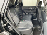 リヤシートは足元空間も広くリラックスしてドライブが楽しめます。
