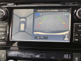 日産のアラウンドビューモニター。車の周囲をカメラの映像で確認できます