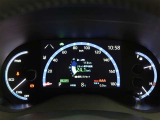 とっても見やすいメーターです。夜間時はラグジュアリーな気分にさせてくれる照明が魅力ですので、夜のドライブも楽しみになりますよ♪