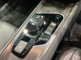 感覚的に使いやすいシフトレバー!電動パーキングにオートブレーキホールドもついています。e-POWERならではのワンペダル操作もできます。