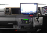 操作しやすいナビスイッチ&エアコンパネル&シフトレバー♪