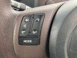 ■ステアリングスイッチ■ハンドル手元でオーディオの操作が簡単に出来ます。運転中でもナビまで手を伸ばさずに操作が出来て安心です。