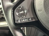 ステアリングにオーディオ操作スイッチが付いています。オーディオ画面に直接タッチしなくても操作が出来ますので、運転に集中できます。