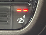 【シートヒーター】寒い日に重宝するシートヒーター!エアコンより早く温まってくれるので寒がりの人も安心ですね♪エアコンの温風は乾燥するから苦手、という方にもをおすすめです。