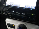 ◆オートエアコン装備◆ お好みの温度を設定をするだけで、後は、自動で風量を調節してくれます!快適にドライブが楽しめます。