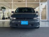 ドイツ車はフロントマスクに特徴がございます。 精悍なマスクは一目でGOLF8と分かるデザインです。
