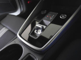 指定工場で車検までご対応可能。6ベイを完備したサービス工場を併設し、Audiライフをサポートします。