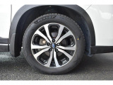 純正18インチアルミホイル/タイヤサイズは225/55R18です