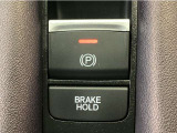 指先の操作でパーキングブレーキの「作動と解除」が行うことができる装備。ブレーキペダルから足を離しても停止し続けてくれるオートブレーキホールド機能。信号待ちなどの際には便利。ECO運転で低燃費走行♪