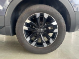 20560R16タイヤにActive専用のアルミホイールを装着しております。