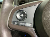 ステアリングにオーディオ操作スイッチが付いています。オーディオ画面に直接タッチしなくても操作が出来ますので、運転に集中できます。