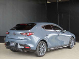 後ろも見やすいハッチバック!リアデザインまで拘るMAZDAデザインを是非ご覧ください!