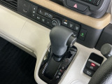 発進時から滑らかに加速する無段階変速のCVTはストップ&ゴーの多い街の中も快適です
