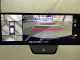 狭い場所での駐車やすれ違いなどでより的確な運転操作に役立つ360&deg;ビューモニターが装備されています。