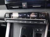 エアコン調整部です!シートヒーターもありうれしい機能ですね♪