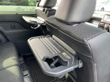 もちろん二列目にもドリンクホルダーはございます!同乗者の方も快適に過ごしていただけるでしょう!
