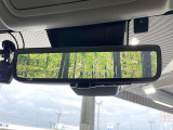 【デジタルインナーミラー】後席の大きな荷物や同乗者で後方が確認しづらい時でも安心!カメラが撮影した車両後方の映像をルームミラー内に表示。クリアな視界で状況の確認が可能です!