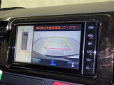 パノラミックビューモニターシステムが付いているので車の上から見た映像が確認できますよ。