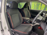 運転席シート廻りは使用感も少なく、良好な状態となっています。前オーナー様が丁寧に使っていたことがよくわかりますね。