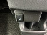 シートヒーター付きです!スイッチを押せば数秒で座面と背もたれが暖かくなり、寒い時期には嬉しい装備です!