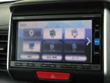 ナビゲーションはギャザズメモリーナビ(〇〇)を装着しております。AM、FM、CD、DVD再生、Bluetooth、音楽録音再生、フルセグTVがご使用いただけます。初めて訪れた場所でも安心ですね!