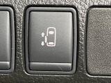 【パワースライドドア】スマートキーや運転席のスイッチでスライドドアの開閉が可能♪電動だから力を入れてドアを開ける必要が無く、小さいお子様でも、重い荷物を持っている時もラクに開け閉めできます♪
