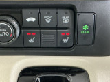 運転席/助手席シートヒーターで寒い日もすぐに温かくなり快適に過ごせます。2段階の温度調整が可能です
