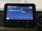 メモリーナビにフルセグTV機能あり。 ドライブや旅行に欠かせない装備です。