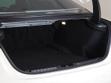 大容量のハッチバックルーム。大型スーツケースや、ゴルフバックなど何でもお任せ。