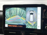 【パノラミックビューモニター】専用のカメラにより、上から見下ろしたような視点で360度クルマの周囲を確認することができます☆死角部分も確認しやすく、狭い場所での切り返しや駐車もスムーズに行えます。