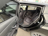 後部座席も広くゆったりお乗りいただけます。シートの状態も綺麗です!!