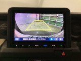 バックモニター付きで、車庫入れやバック時の後方確認をサポート。