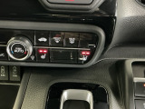 運転席/助手席シートヒーターで寒い日もすぐに温かくなり快適に過ごせます。2段階の温度調整が可能です
