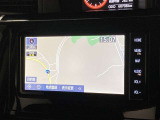 純正ナビを装備。タッチパネル式で使いやすく、お出かけもラクラクです。