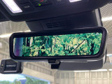 【デジタルインナーミラー】後席の大きな荷物や同乗者で後方が確認しづらい時でも安心!カメラが撮影した車両後方の映像をルームミラー内に表示。クリアな視界で状況の確認が可能です!