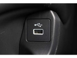 運転席側にはType-AのUSBジャックを備えています!