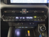 左右独立温度コントロールフルオートエアコンです。運転席、助手席それぞれで独立して温度設定ができます。冷え性の方が乗っても安心ですね♪