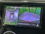 【アラウンドビューモニター】専用のカメラにより、上から見下ろしたような視点で360度クルマの周囲を確認することができます☆死角部分も確認しやすく、狭い場所での切り返しや駐車もスムーズに行えます。