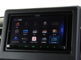 ナビゲーションはケンウッドメモリーナビ(MDV-M808HD)を装着しております。AM、FM、CD、DVD再生、Bluetooth、音楽録音再生、フルセグTVがご使用いただけます。