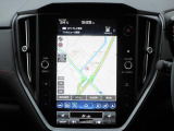 11.6インチのセンターインフォメーションディスプレイ装備!ナビ・オーディオ・空調コントロール・ドライブモードセレクト等々、多岐にわたる情報の表示が可能です!表示はナビ地図です。
