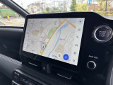いまや必須装備「ナビゲーション」搭載!知らない場所にスイスイッとドライブ。もう、これなしではハンドルを握れませんね!でも運転中の操作は危険ですのでご注意ですね☆